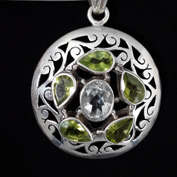 Rock Quartz and Peridot Pendant - Picture 5 of 5